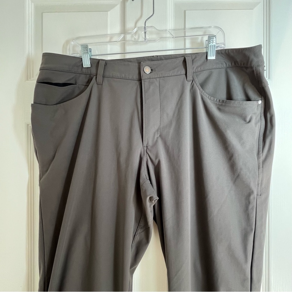 lululemon athletica Men's Dark Gray ABC Chinos Size 38 - Picture 4 of 9